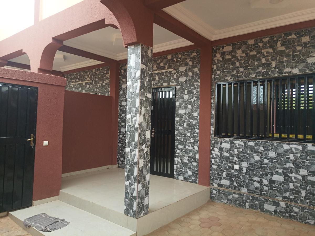 Residence Lynda Prestige Ouagadougou Buitenkant foto
