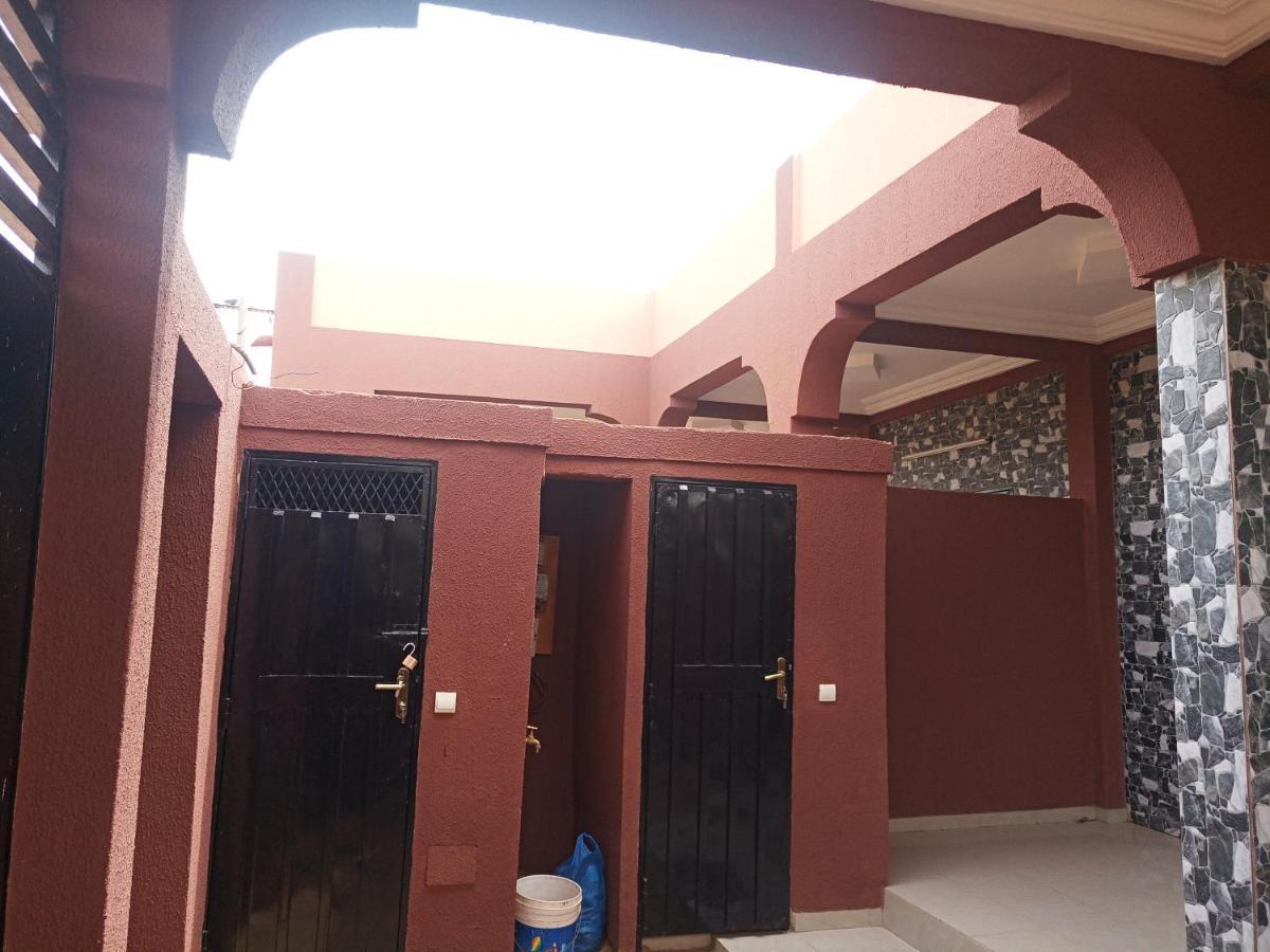 Residence Lynda Prestige Ouagadougou Buitenkant foto