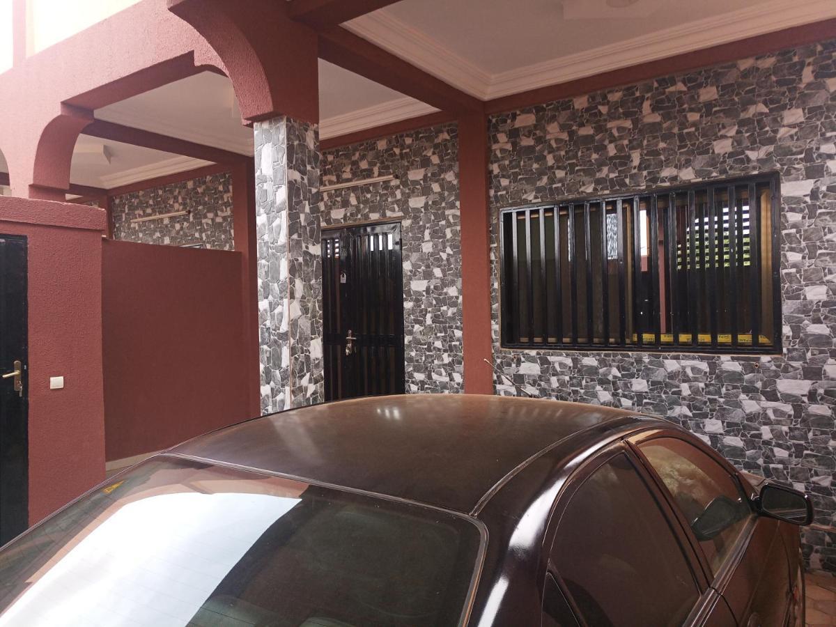 Residence Lynda Prestige Ouagadougou Buitenkant foto